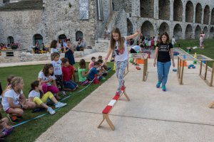 Τα παιδιά έφτιαξαν τα στεφάνια των νικητών