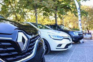 Το εντυπωσιακό Renault Megane οδήγησε τους δρομείς στον τερματισμό