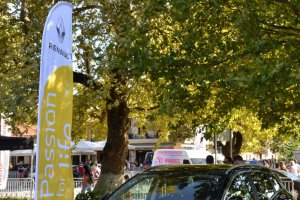 Το εντυπωσιακό Renault Megane οδήγησε τους δρομείς στον τερματισμό