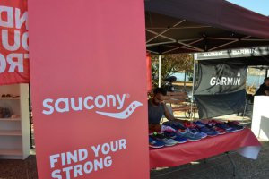 Η Saucony στήριξε τον Γύρο Λίμνης, οι δρομείς γνώρισαν τα νέα της μοντέλα