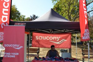 Η Saucony στήριξε τον Γύρο Λίμνης, οι δρομείς γνώρισαν τα νέα της μοντέλα
