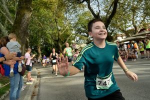 Κερδίζουν έδαφος Family Run και Lake Run Kids Race 