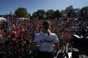 Μικροί δρομείς, οικογένειες, μωρά και ΑμεΑ γέμισαν με χαμόγελα το Ioannina Lake Run