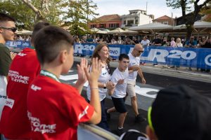 Μια γραμμή εκκίνησης για όλους στο Ioannina Lake Run